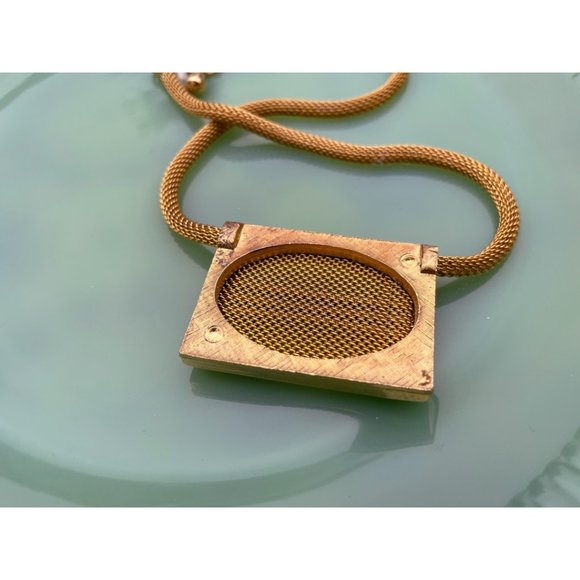 Vintage 1970s Square Pendant Mesh Choker Necklace Goldtone - Picture 9 of 14